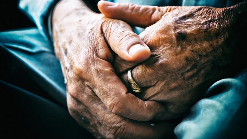 Los altos niveles de colesterol e hipertensión pueden ser factores de riesgo para desarrollar Alzheimer