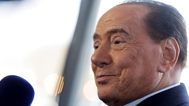 Berlusconi, dado de alta tras 44 días ingresado por complicaciones de la leucemia crónica que padece