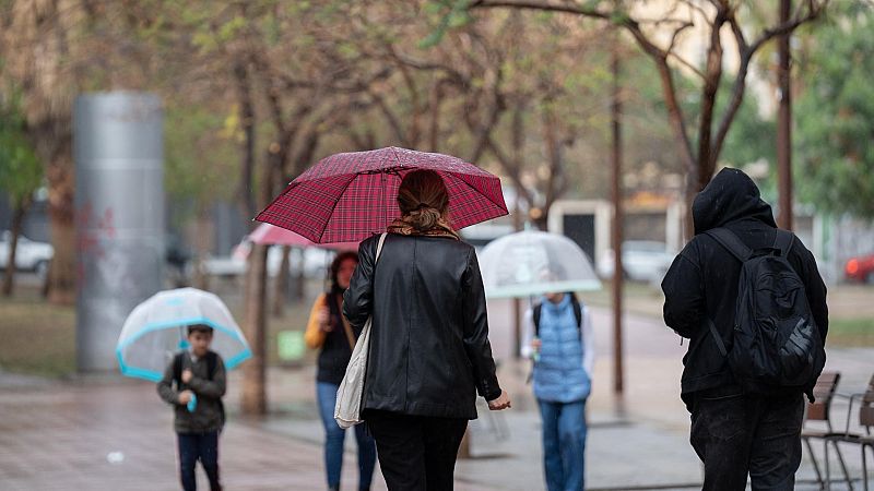 La semana empieza con lluvias: Almería activa la alerta naranja por acumulaciones de 30 litros en una hora