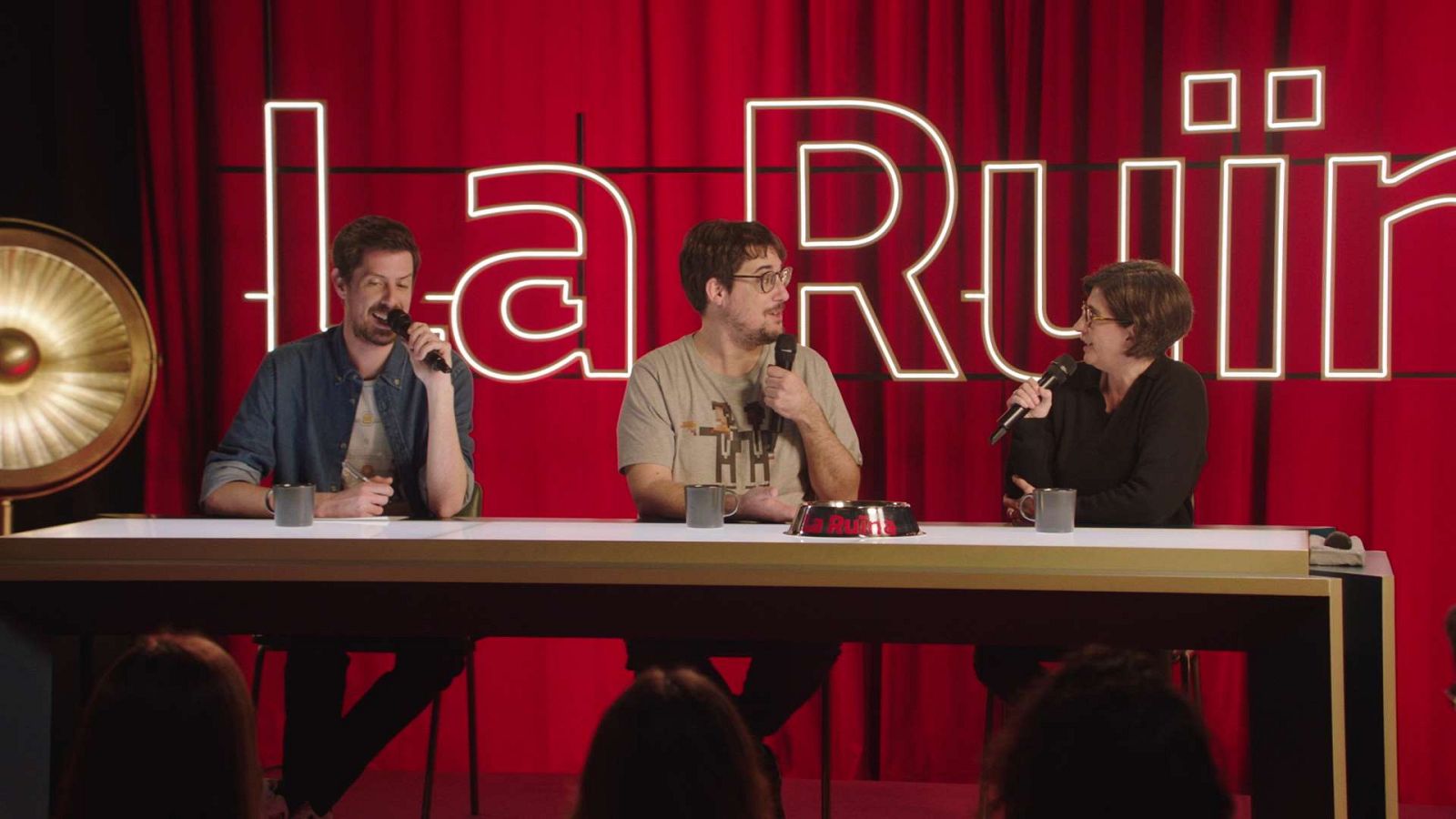 Vídeo promocional del programa 'La Ruïna', presentat per Ignasi Taltavull i Tomàs Fuentes, amb Natza Farré, periodista convidada