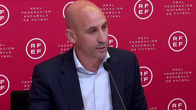 Rubiales, sobre los insultos a Vinicius: "Aunque sea sólo un indeseable, es un problema que mancha a todo el fútbol español"