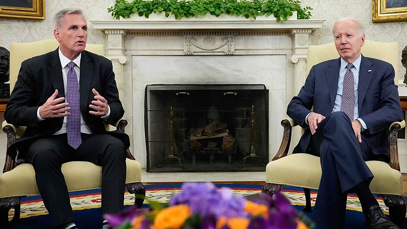 La reunión entre Biden y McCarthy sobre el techo de la deuda termina sin acuerdo, pero confían en lograrlo pronto