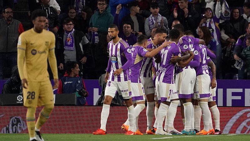 El Valladolid se aferra a Primera con un triunfo frente al Barcelona
