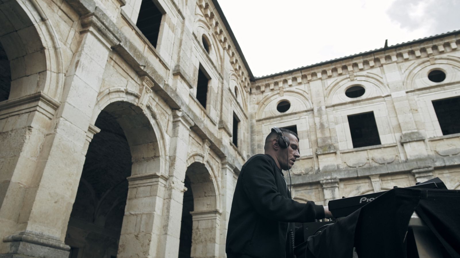 Frecuencias compartidas - Capítulo 1: Preludio - 25/05/23 - Ver ahora