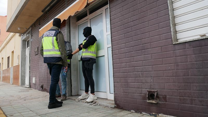 Dos de los detenidos en la presunta trama de Melilla captaban votos para el PP, según la investigación