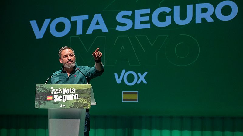 Abascal compara la supuesta compra de votos de Melilla con los anuncios del Gobierno: "¿Cuándo detienen a Sánchez?"