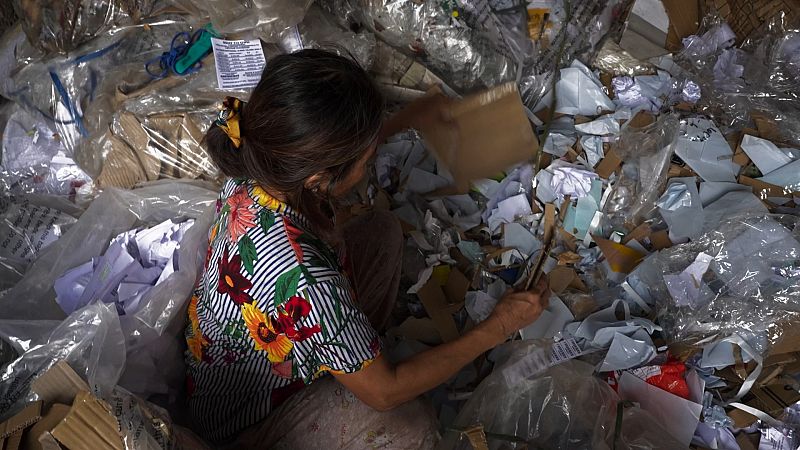 Los residuos plásticos de Filipinas en datos: 163 millones de sobres monodosis al día