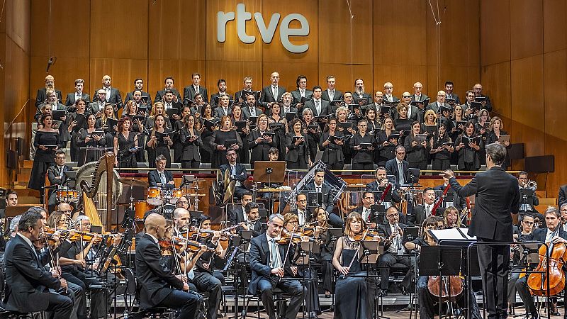 La Orquesta Sinfónica y Coro RTVE toca en directo en 'A media mañana'