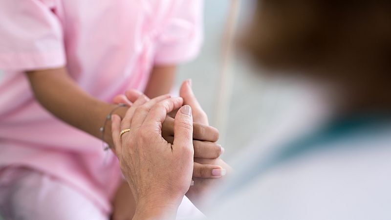 La supervivencia del cáncer, en cifras: el 55% de los hombres y el 61% de mujeres se recupera de la enfermedad