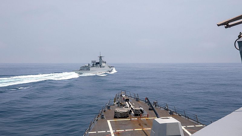 Estados Unidos acusa a China de una maniobra peligrosa frente a uno de sus barcos en el estrecho de Taiwán