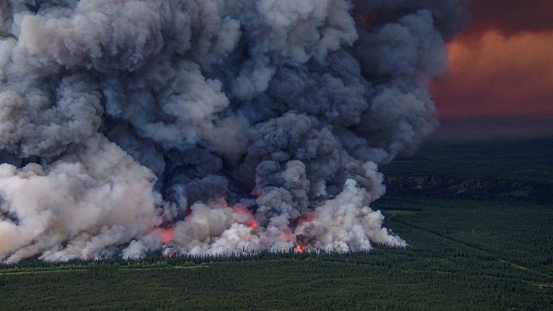 Canadá afronta una de sus peores temporadas de incendios con más de 400 fuegos activos