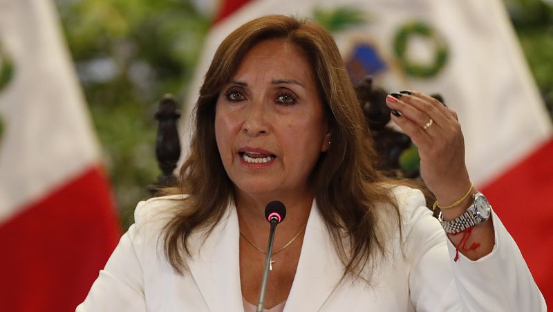 Dina Boluarte declara durante tres horas en la Fiscalía por las muertes en las protestas de Perú