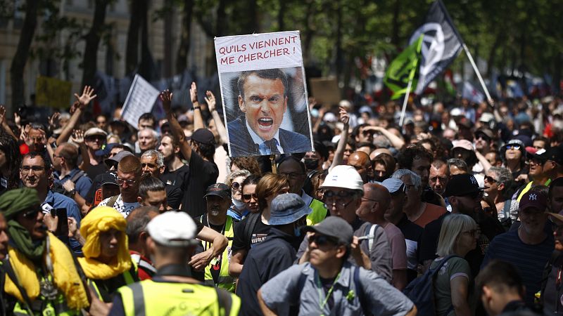 Miles de personas marchan en Francia contra la reforma de pensiones aunque los sindicatos reconocen su derrota