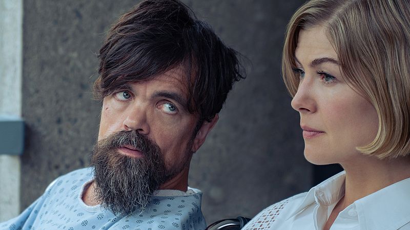 'I care a lot': la historia de una leona con piel de cordero, manipuladora, malvada y cruel