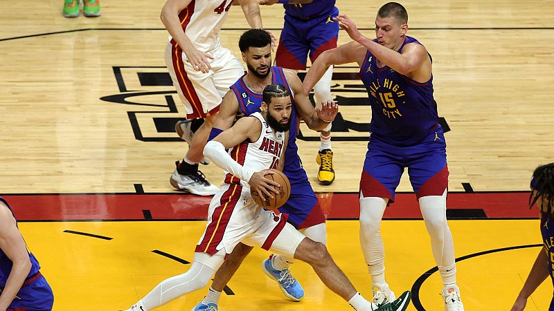 Jokic y Murray silencian Miami para poner por delante a los Nuggets en las Finales de la NBA