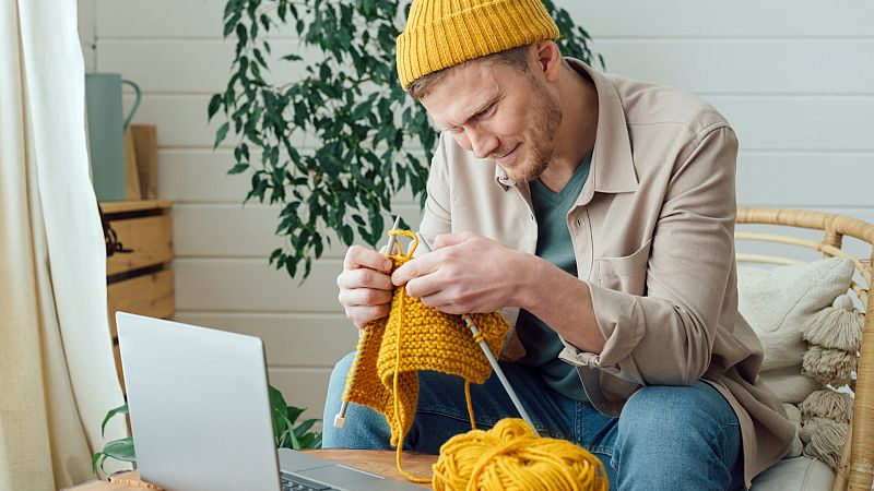 ¿Sabías que tejer es bueno para la salud? Estos son los motivos