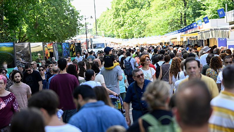 La Feria del Libro de Madrid confía en haber igualado las ventas de 2022 pese a la lluvia