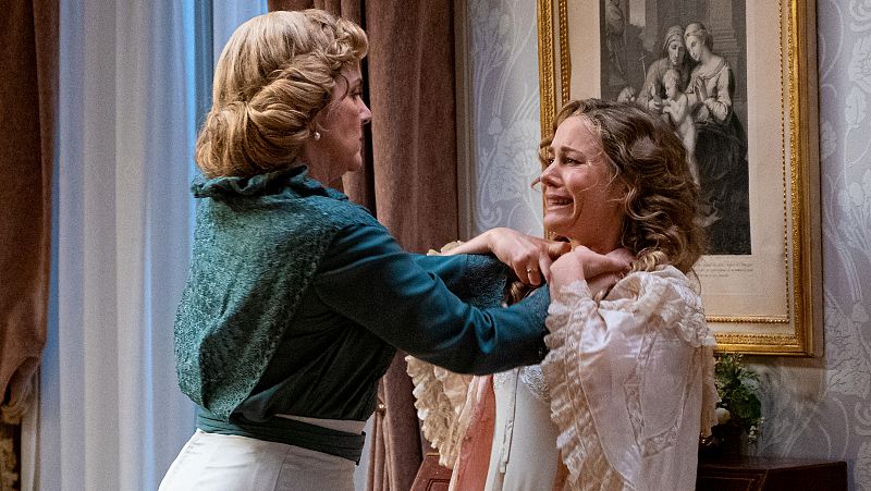 La marquesa de 'La Promesa', al límite, intenta estrangular a la baronesa