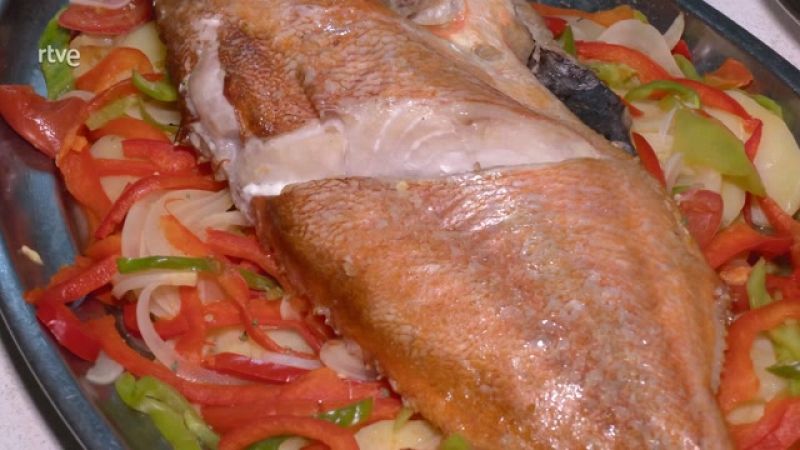 Receta de gallineta al horno con verduras y patatas: ¡la forma más fácil y rápida de cocinar pescado!