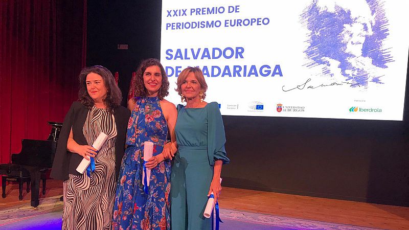 Almudena Ariza y María Carou recogen el Premio de Periodismo Europeo Salvador de Madariaga