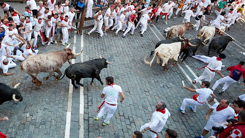 De la devoción religiosa a la fiesta y el jolgorio: ¿cuál es el origen de San Fermín y sus encierros?