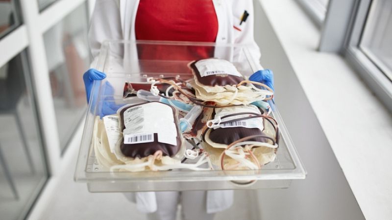 Sanidad afirma que las donaciones de sangre y plasma en 2022 ayudaron a medio millón de pacientes