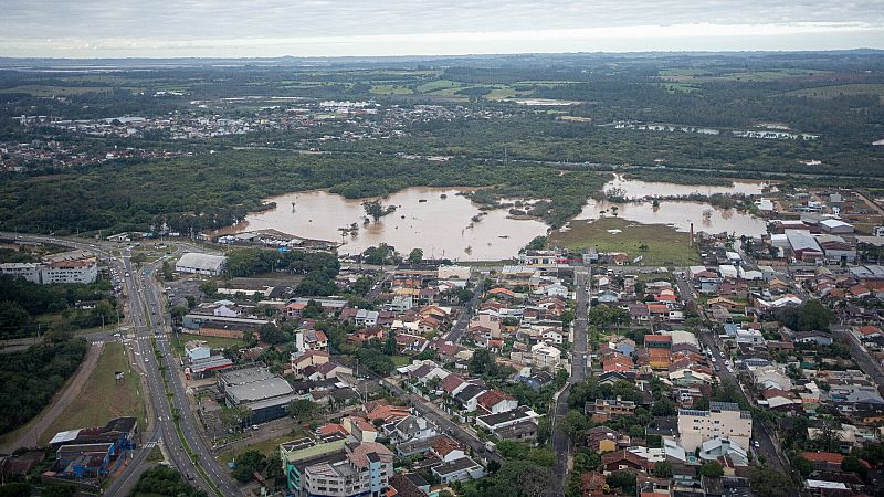 Al menos 12 muertos y cinco desaparecidos por el paso de un ciclón por el sur de Brasil
