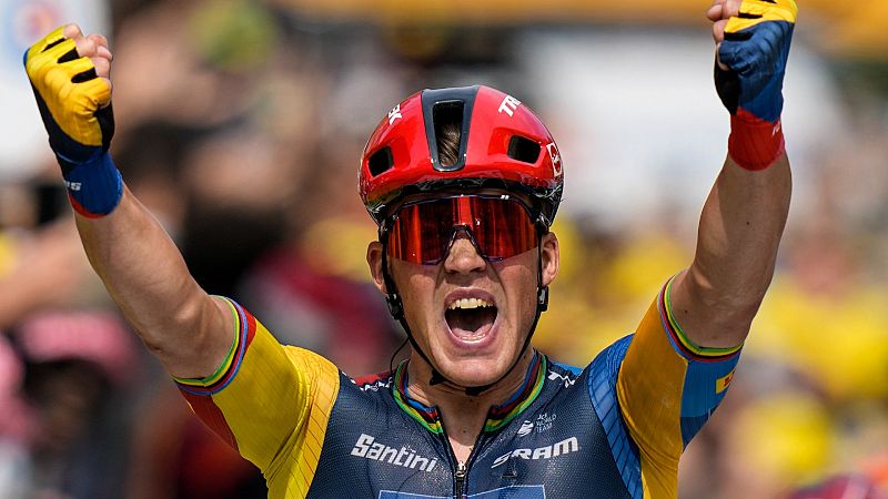 Pedersen impone su fuerza y derrota a Philipsen en el sprint de Limoges