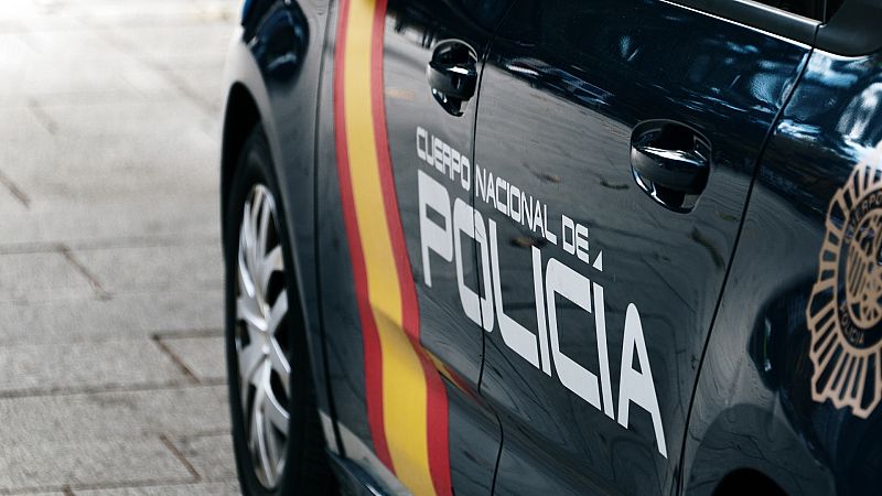 Apuñalan a un joven al defender a una mujer que iba a ser agredida por su expareja en Parla, Madrid