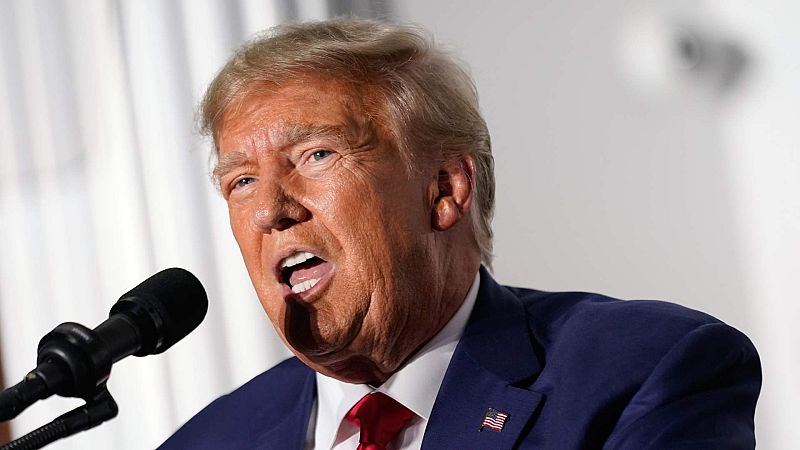 Trump asegura que no devolvió los documentos clasificados porque estaba "muy ocupado"