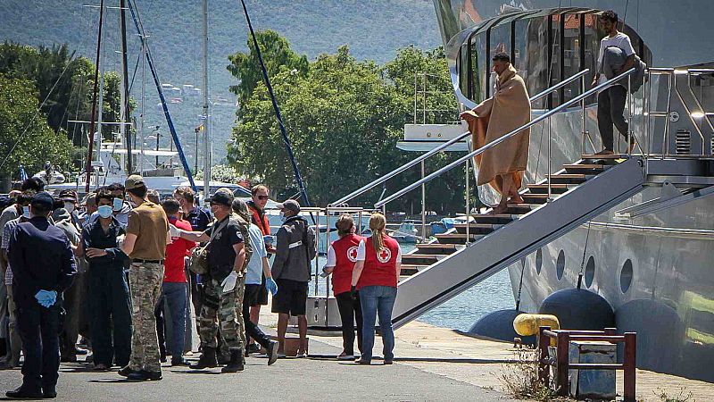 Los presuntos traficantes del naufragio de migrantes en Grecia entran en prisión preventiva
