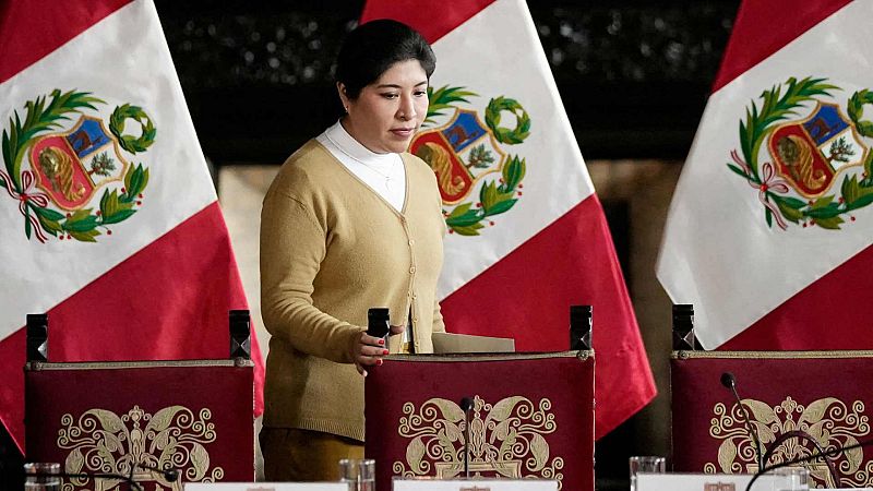 La Policía de Perú detiene a la ex primera ministra de Pedro Castillo por su presunta participación en el golpe