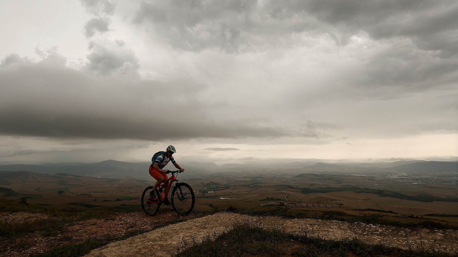 El verano llega con tormentas a 13 comunidades
