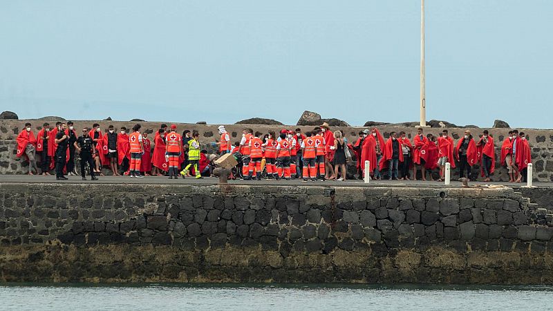 Rescatadas 233 personas en tres neumticas en Lanzarote y Gran Canaria, entre ellas cuatro nios