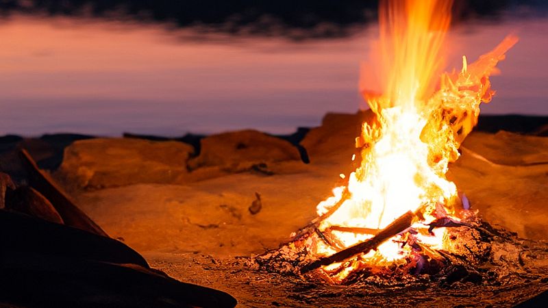 Lo que no sabías de las hogueras de San Juan: no siempre se celebraron en esta fecha