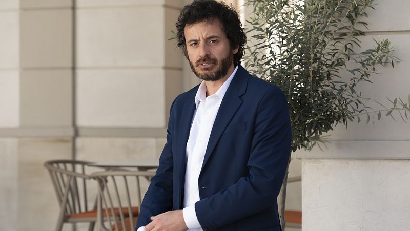 Nuevo personaje en '4 estrellas': Javier Pereira da vida a Hugo, el exmarido de Ainhoa