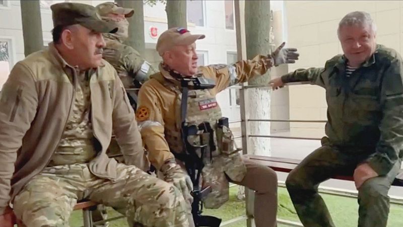 Prigozhin responde a Putin que no es un traidor sino un "patriota" y asegura que no se entregará