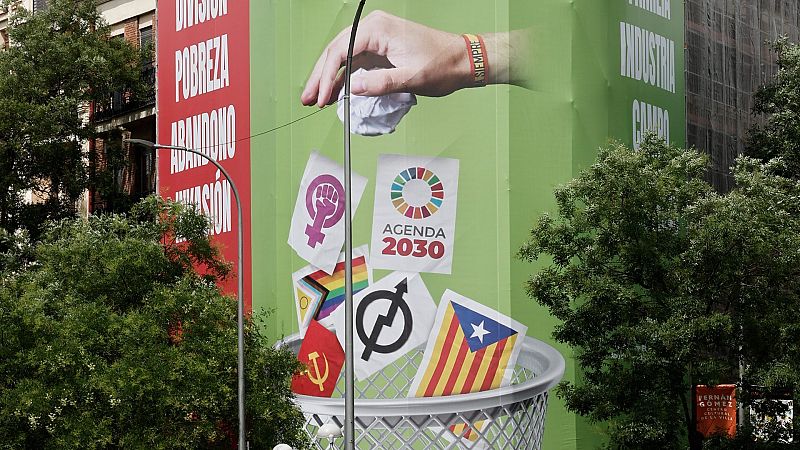 Vox quita la lona de la calle Alcalá de Madrid tras instarle la Junta Electoral de Madrid
