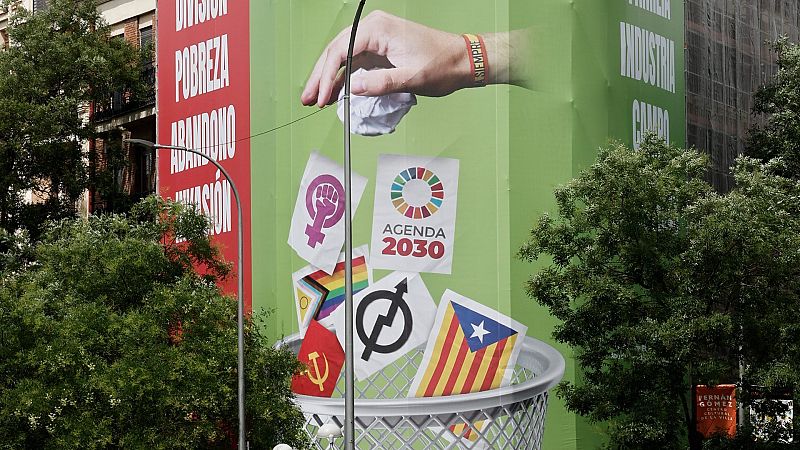 Vox quita la lona de la calle Alcalá de Madrid tras instarle la Junta Electoral de Madrid