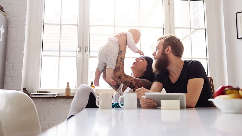 El Gobierno aprueba tres nuevos permisos de cuidados para hacer frente a "la emergencia de conciliación"