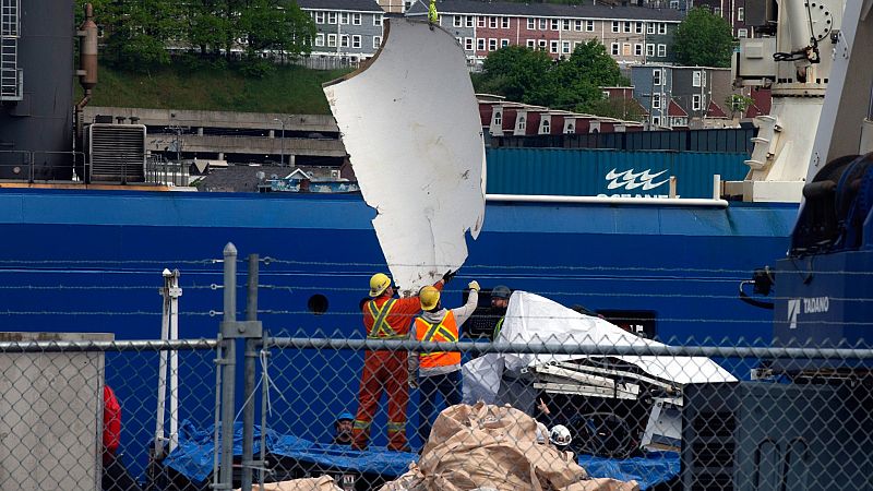 La Guardia Costera de EE.UU. encuentra posibles "restos humanos" entre los escombros del sumergible Titan