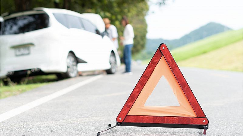 Colocar el triángulo de señalización en autovías y autopistas deja de ser obligatorio desde este 1 de julio