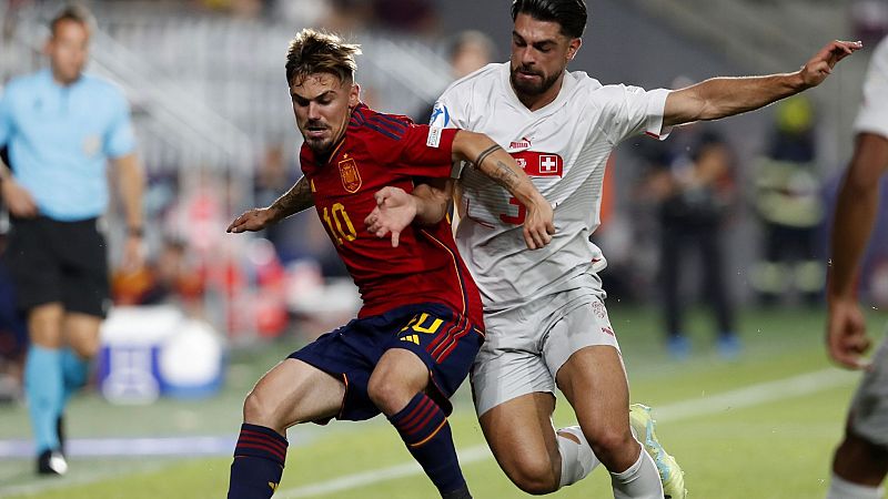 España 2 - 1 Suiza: Miranda mete a la Rojita en semifinales en un sufrido partido