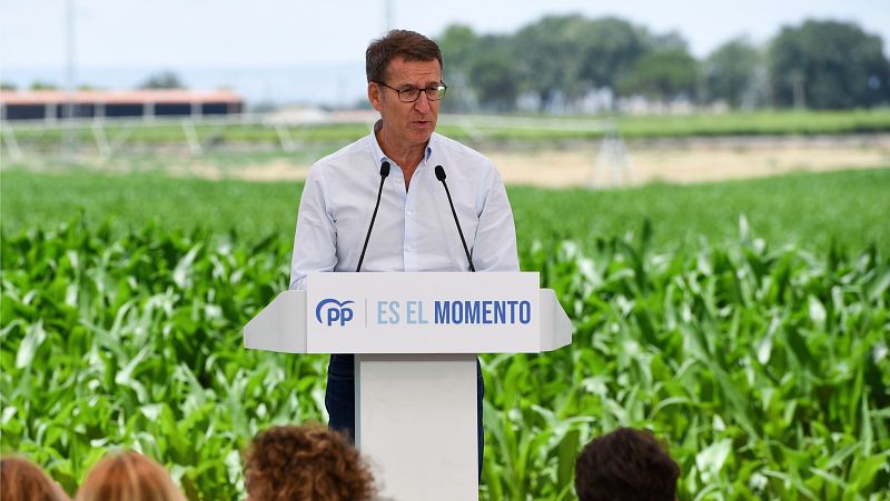 Feijóo responde a Sánchez y dice que la economía española va como una moto "estropeada y sin frenos"