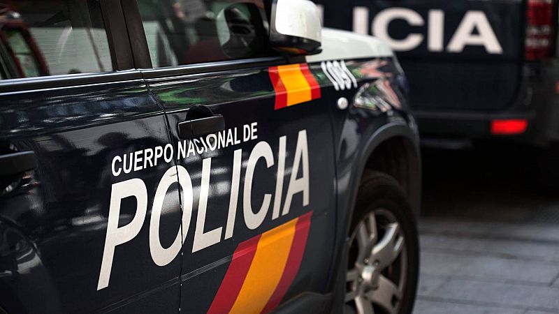 Muere una mujer en un incendio provocado bajo un puente en Madrid