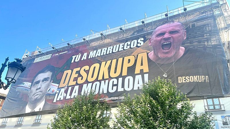 El PSOE denuncia ante la JEC la "lona de odio" de Desokupa y anuncia que también lo hará por la vía penal