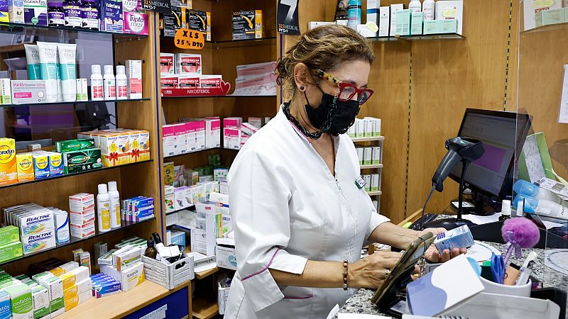 El Gobierno aprueba el fin de la mascarilla obligatoria en centros sanitarios y farmacias