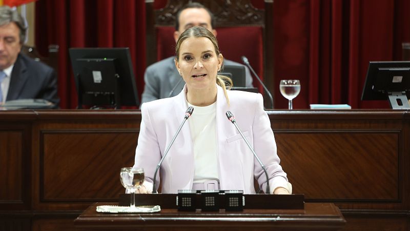 La 'popular' Marga Prohens, investida presidenta de Baleares gracias a la abstención de Vox