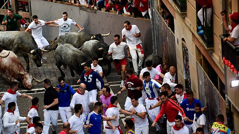 As te hemos contando el segundo encierro de San Fermn 2023: cuatro heridos en la carrera de los Jos Escolar