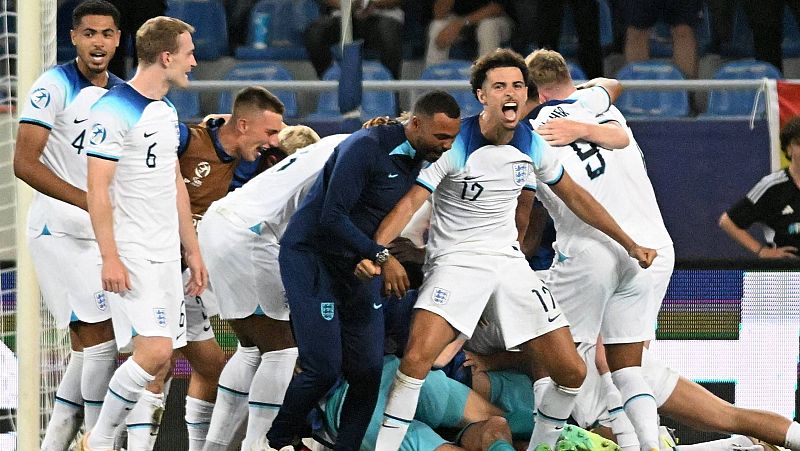 Inglaterra contiene a España y se proclama campeona del Europeo sub-21